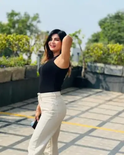 Call Girls Sadabad Cash On Delivery